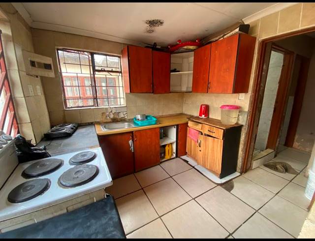 14 BEDROOM HOUSE FOR SALE IN VREDEDORP